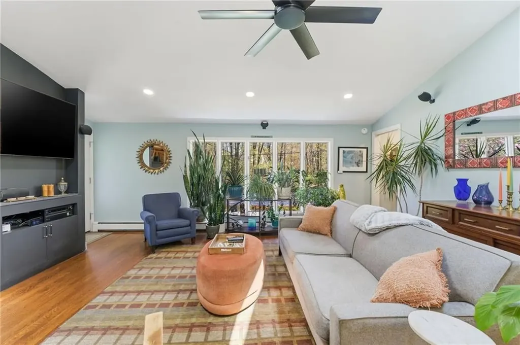 7 Meadowbrook Road Lincoln RI 02865