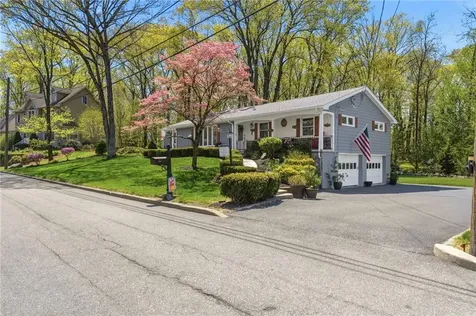 7 Meadowbrook Road Lincoln RI 02865