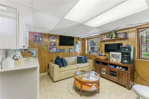 7 Meadowbrook Road Lincoln RI 02865