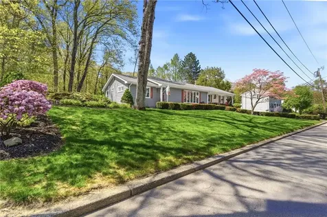 7 Meadowbrook Road Lincoln RI 02865