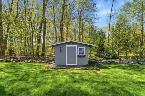 7 Meadowbrook Road Lincoln RI 02865