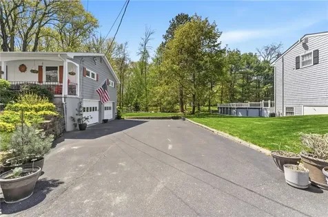 7 Meadowbrook Road Lincoln RI 02865