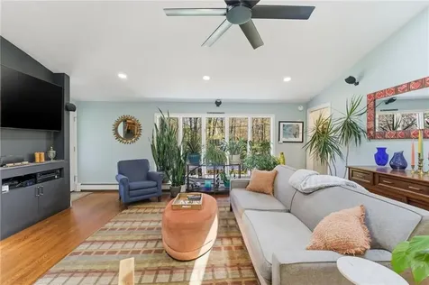 7 Meadowbrook Road Lincoln RI 02865