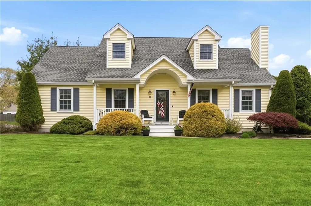 32 Sunny View Court Warwick RI 02886