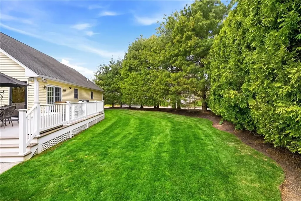 32 Sunny View Court Warwick RI 02886