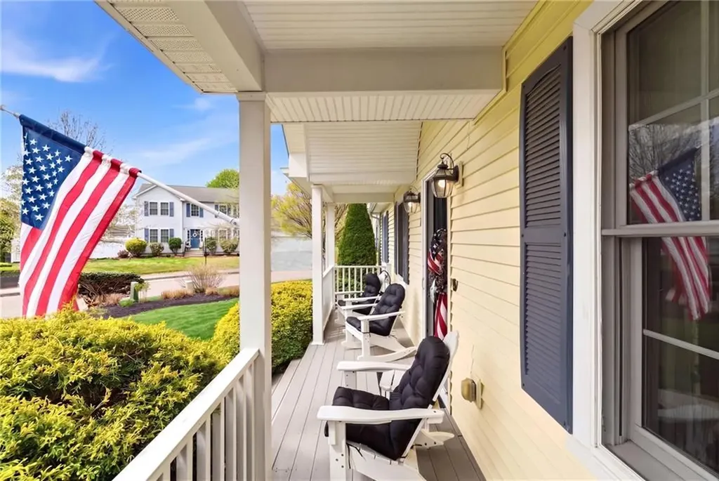 32 Sunny View Court Warwick RI 02886