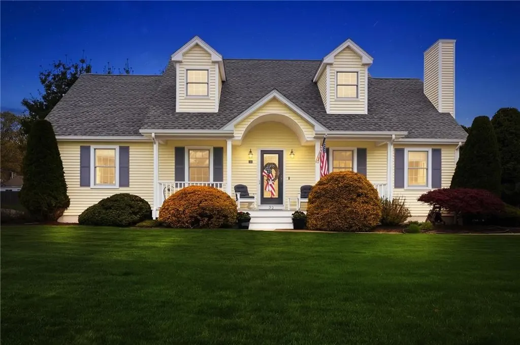 32 Sunny View Court Warwick RI 02886