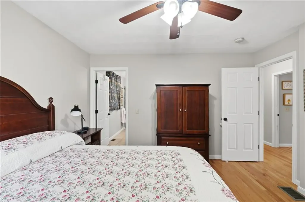 32 Sunny View Court Warwick RI 02886