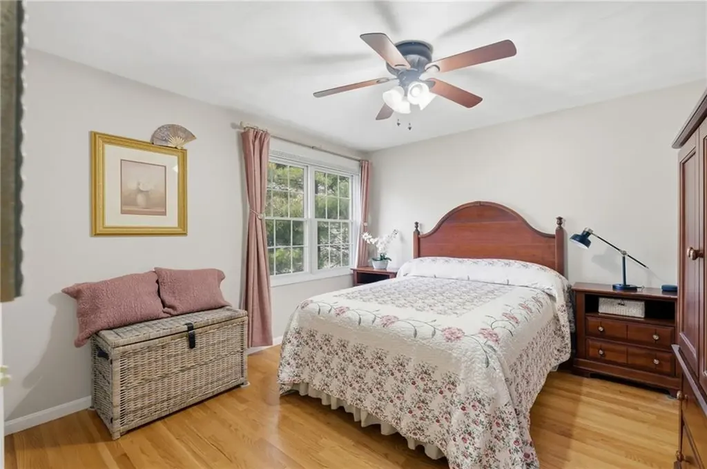 32 Sunny View Court Warwick RI 02886