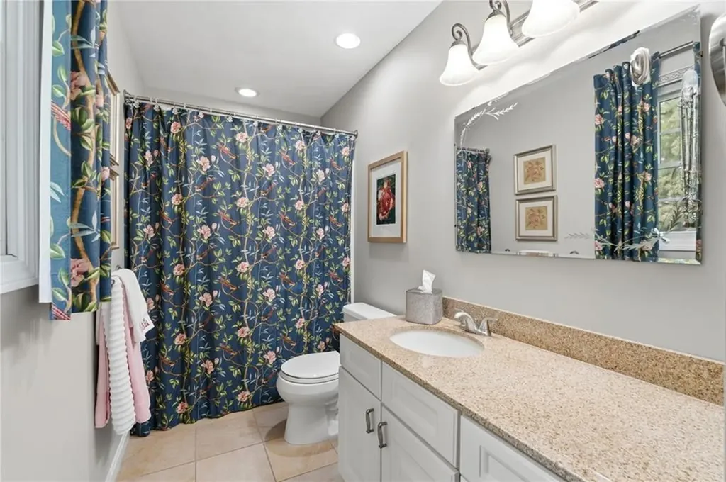 32 Sunny View Court Warwick RI 02886