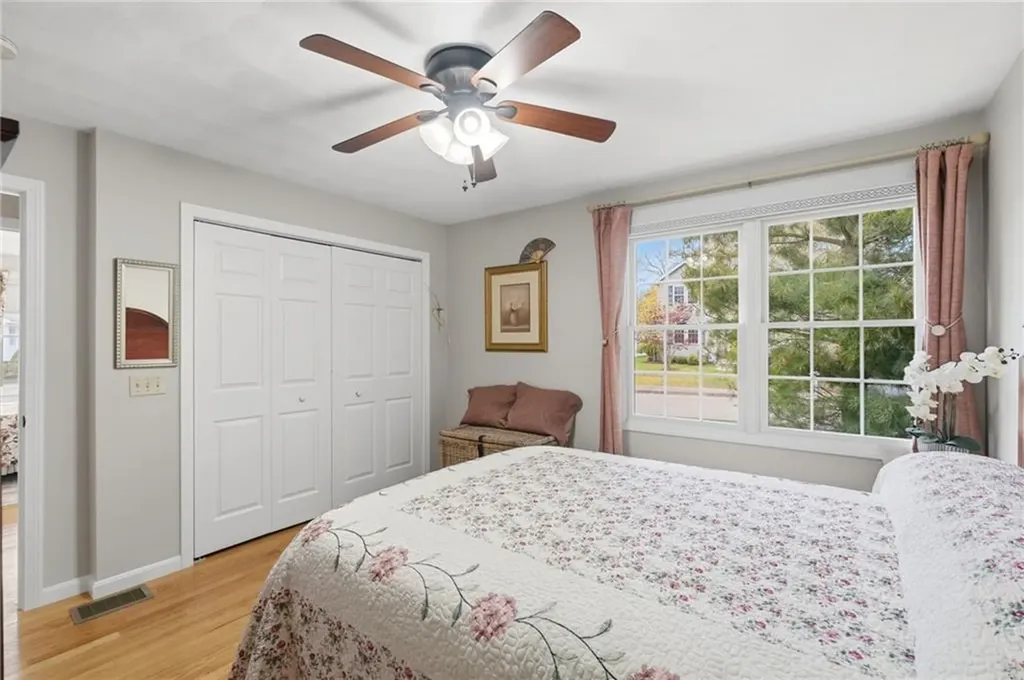 32 Sunny View Court Warwick RI 02886