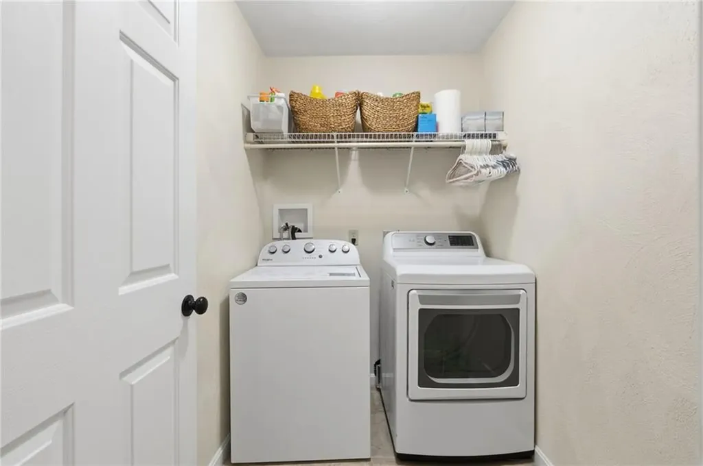 32 Sunny View Court Warwick RI 02886