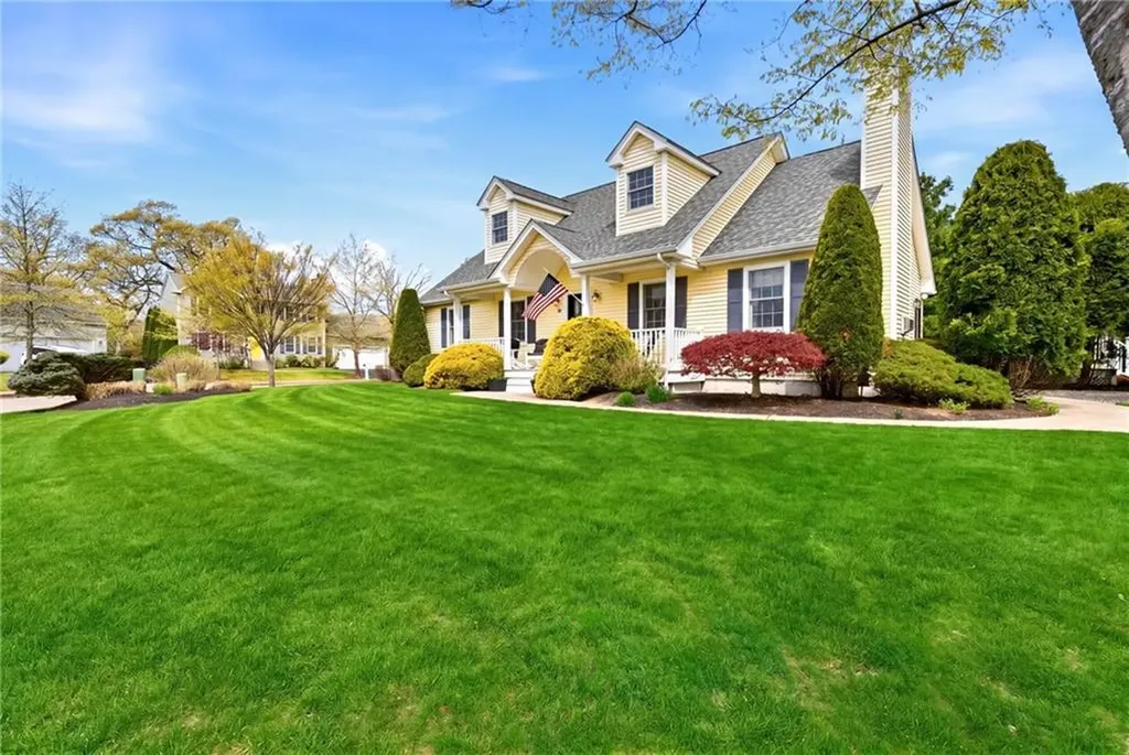 32 Sunny View Court Warwick RI 02886