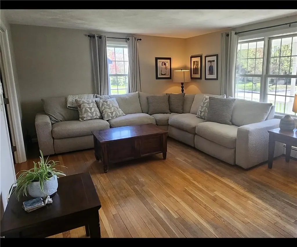 54 Sefton Drive Bristol RI 02809