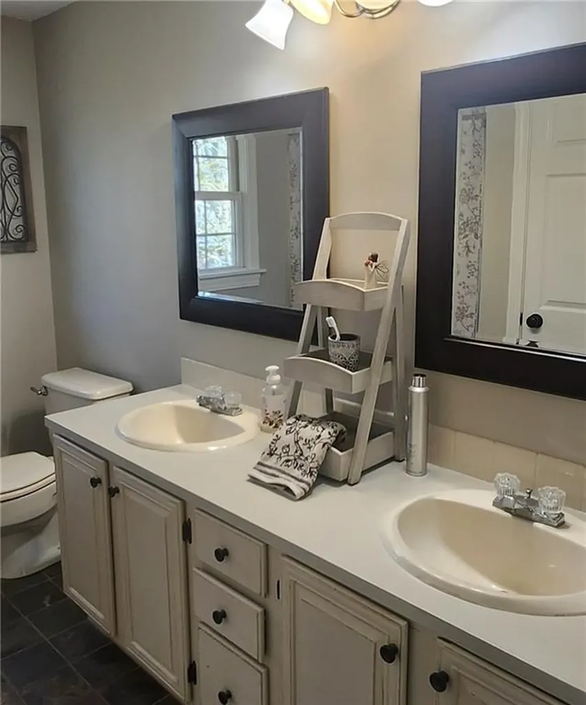 54 Sefton Drive Bristol RI 02809