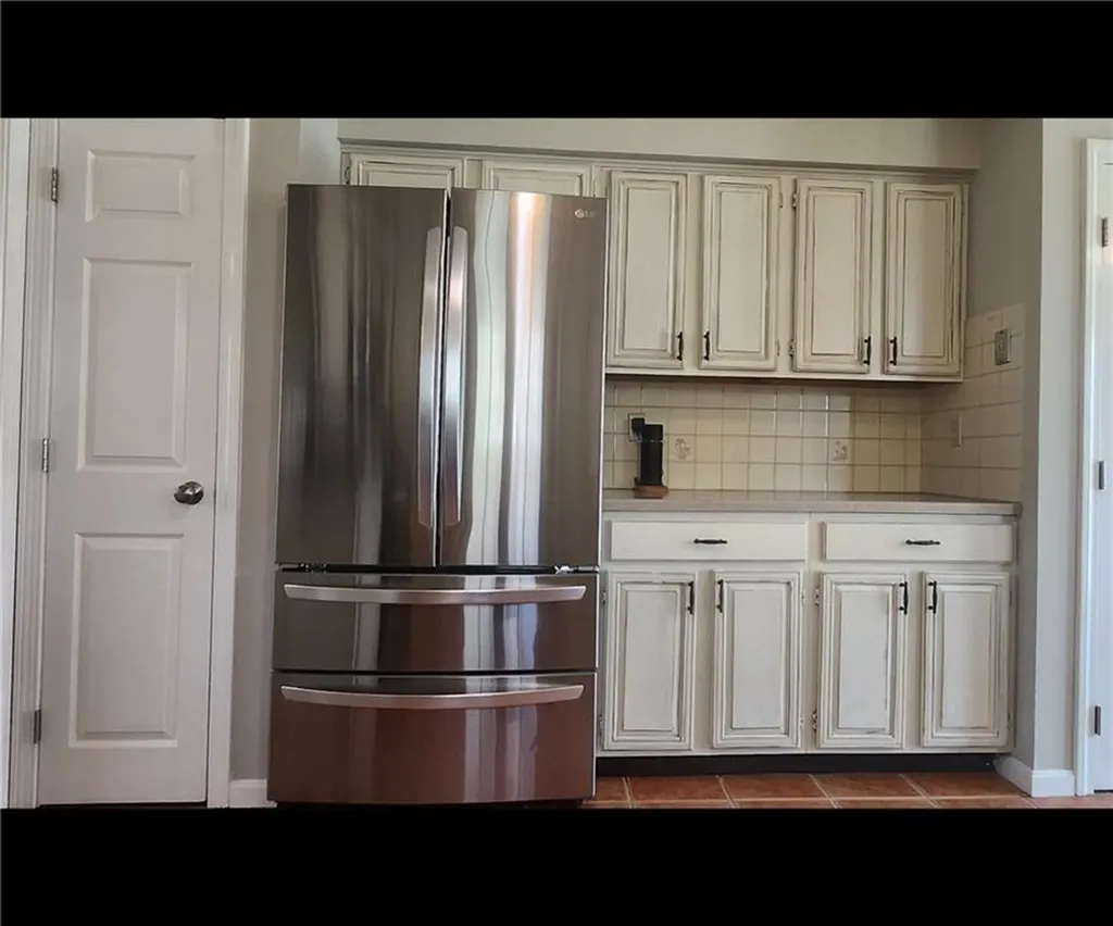 54 Sefton Drive Bristol RI 02809