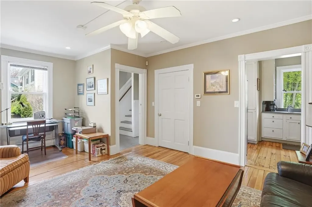 192 Washington Road Barrington RI 02806