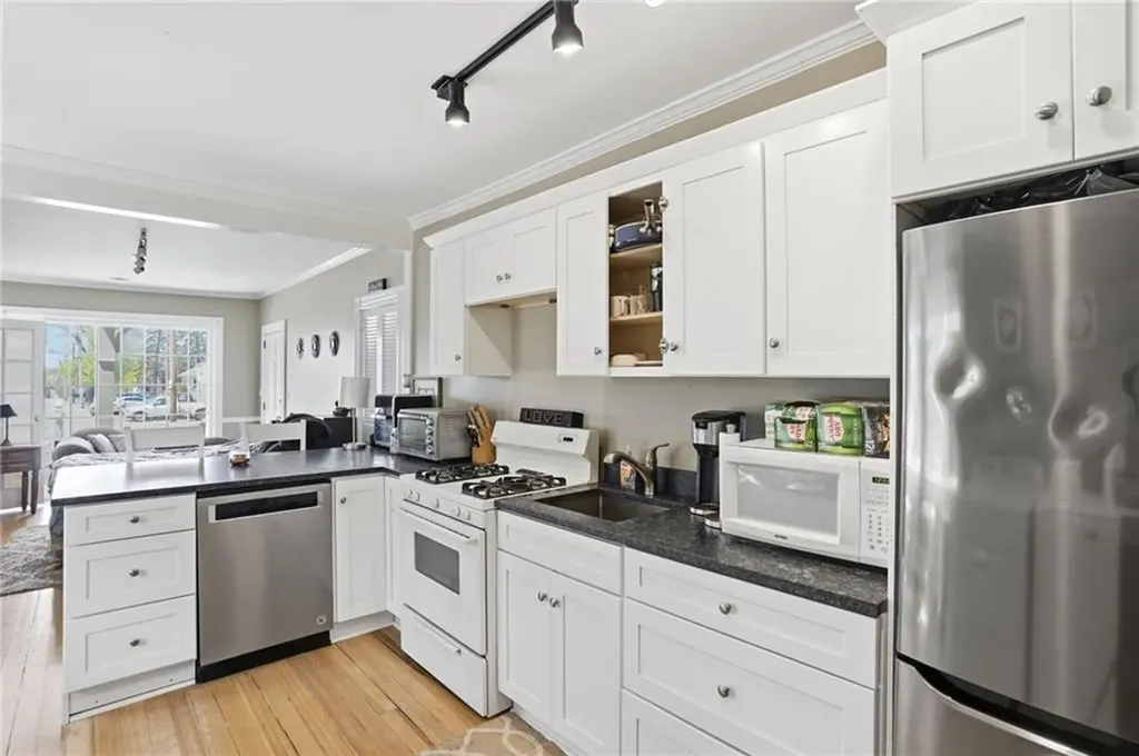 192 Washington Road Barrington RI 02806