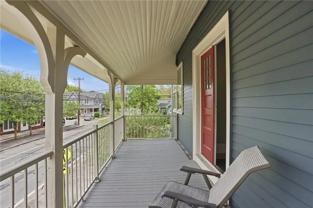 192 Washington Road Barrington RI 02806