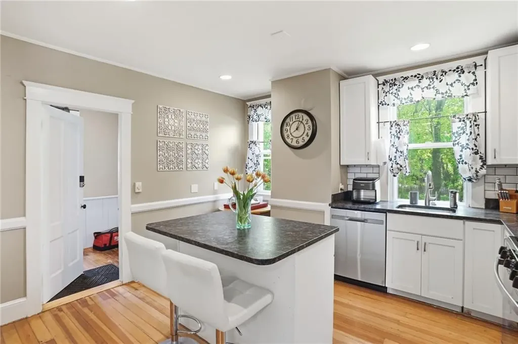 192 Washington Road Barrington RI 02806