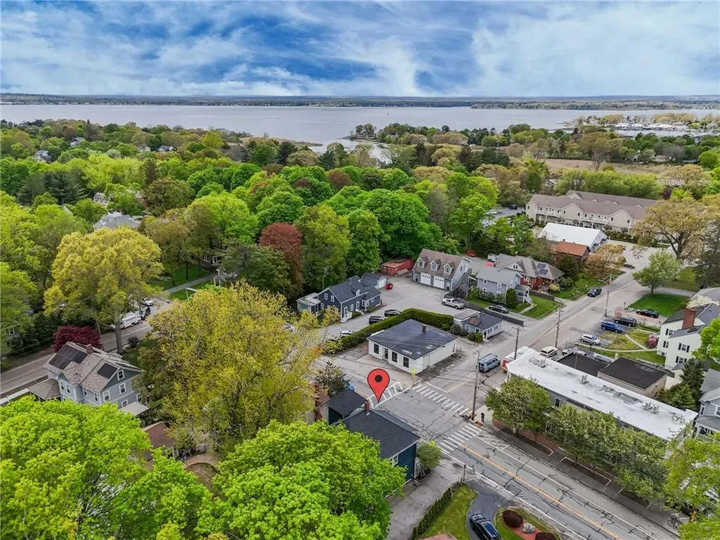 192 Washington Road Barrington RI 02806
