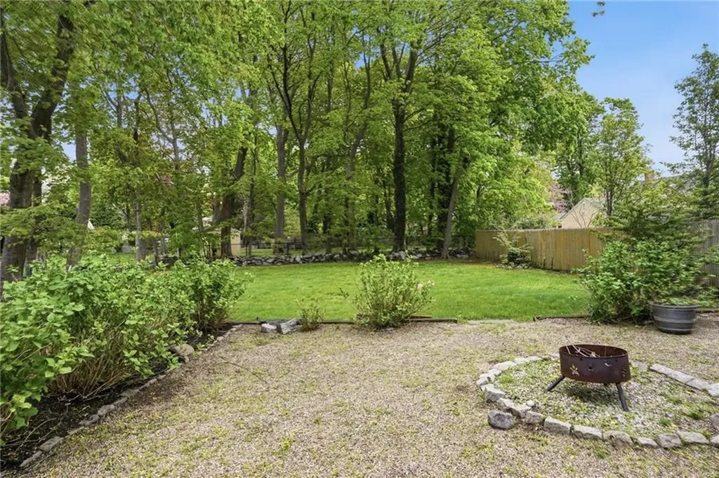 192 Washington Road Barrington RI 02806