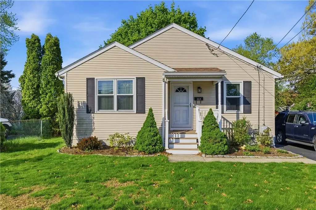 365 Maple Street Warwick RI 02888