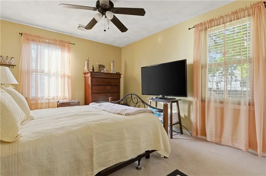 365 Maple Street Warwick RI 02888