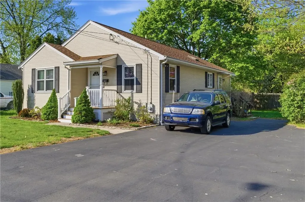 365 Maple Street Warwick RI 02888