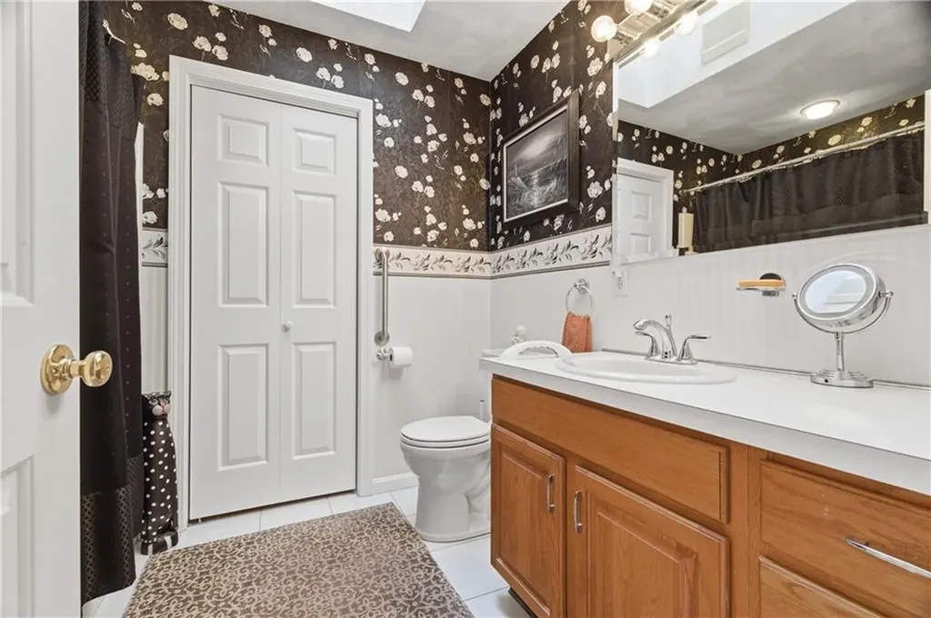 365 Maple Street Warwick RI 02888