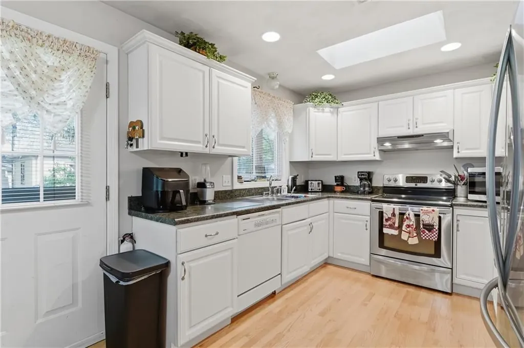 365 Maple Street Warwick RI 02888