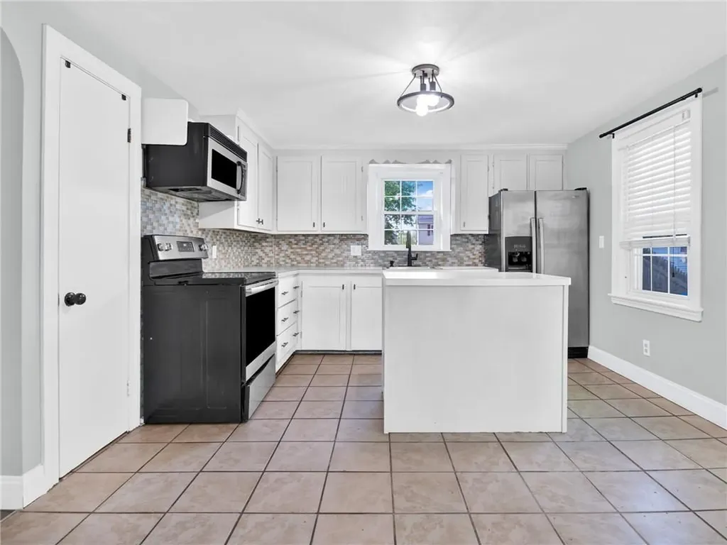 25 Mowry Street Pawtucket RI 02861