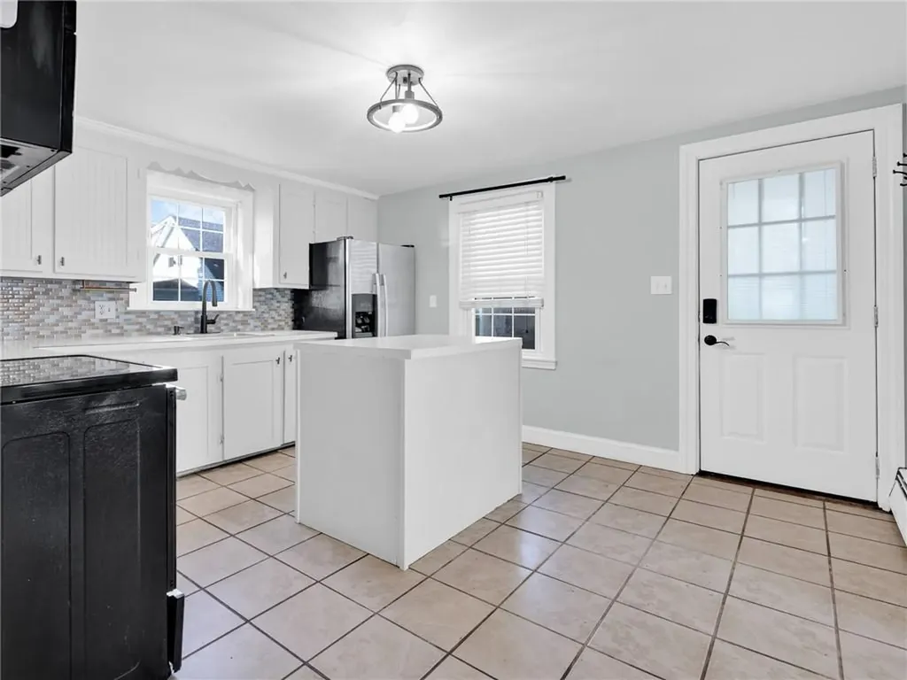 25 Mowry Street Pawtucket RI 02861