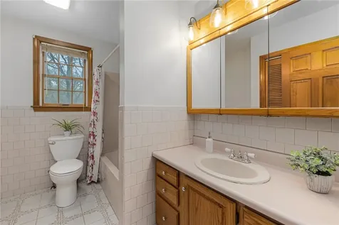 26 E Bayview Road Charlestown RI 02813
