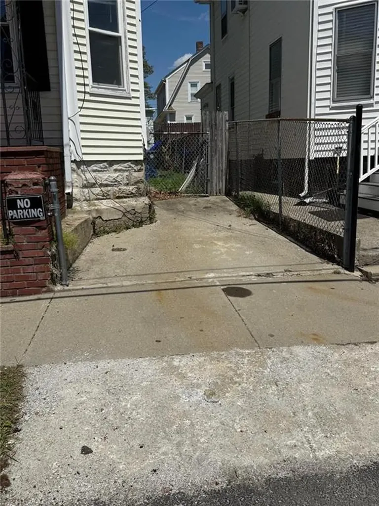 195 197 Ohio Avenue Providence RI 02905