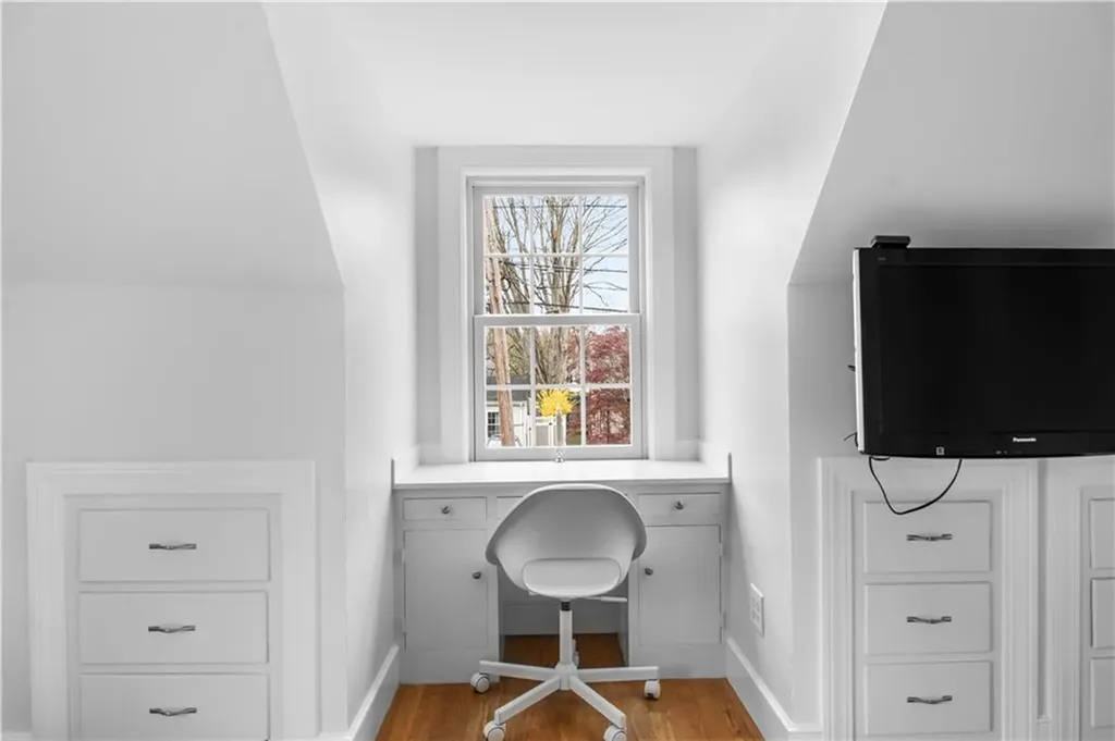 80 Kingswood Road Bristol RI 02809