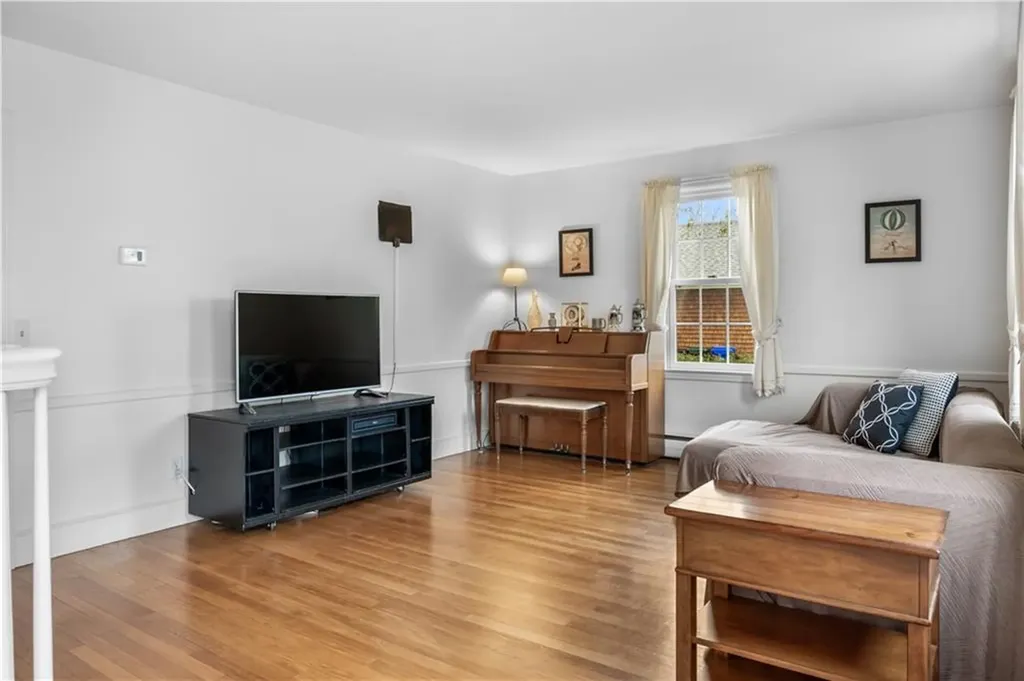 80 Kingswood Road Bristol RI 02809