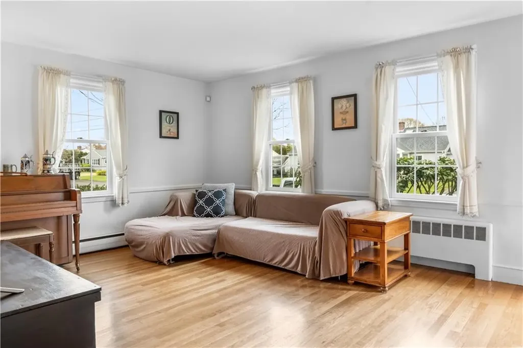 80 Kingswood Road Bristol RI 02809