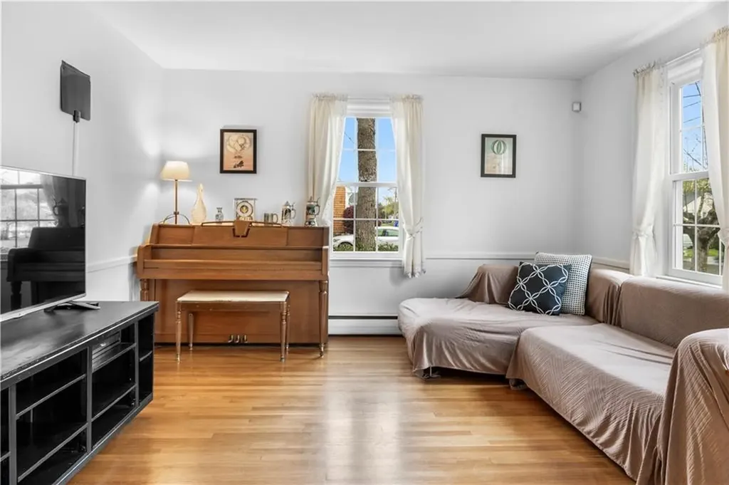 80 Kingswood Road Bristol RI 02809