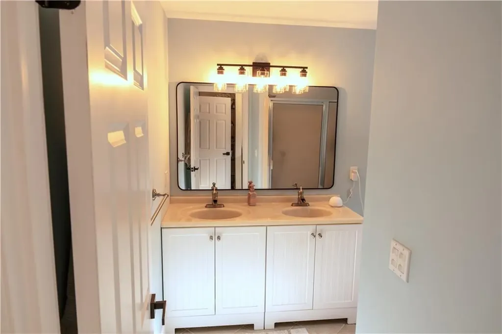 435 Allen Avenue South Kingstown RI 02879