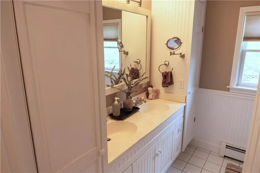435 Allen Avenue South Kingstown RI 02879