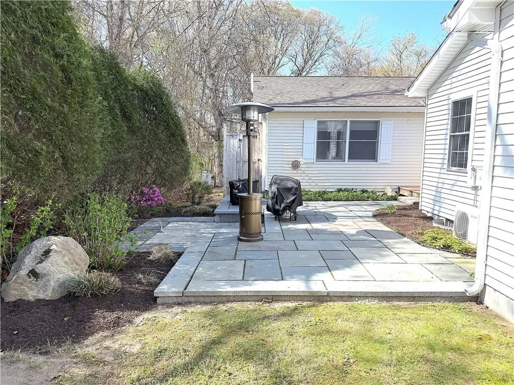 435 Allen Avenue South Kingstown RI 02879