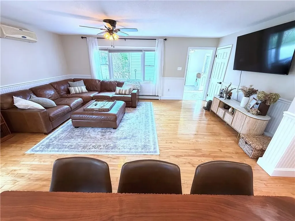 435 Allen Avenue South Kingstown RI 02879
