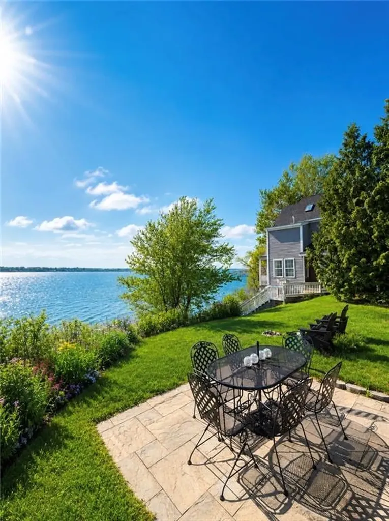 13 Harding Avenue East Providence RI 02915