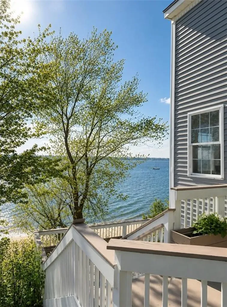 13 Harding Avenue East Providence RI 02915