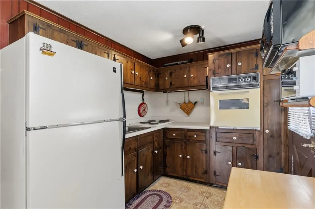 25 Westside Road South Kingstown RI 02879