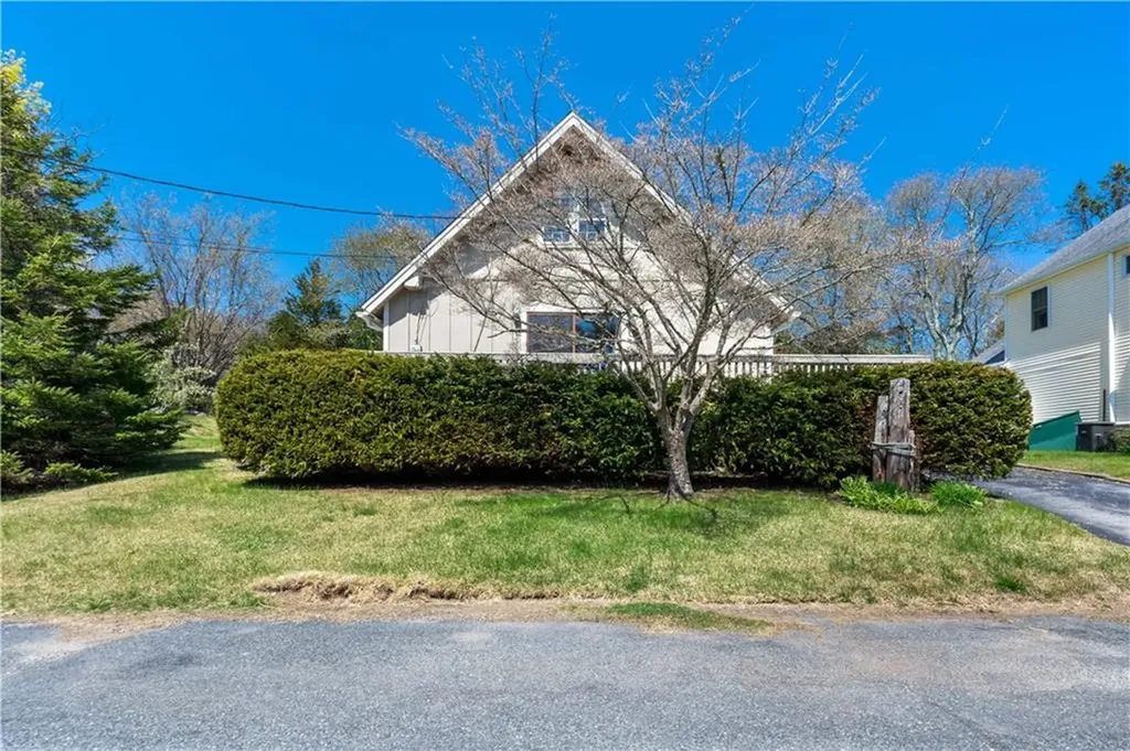 25 Westside Road South Kingstown RI 02879