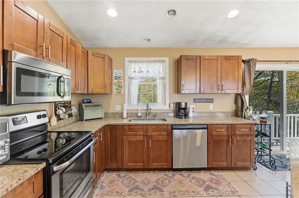 48 Harris Avenue Warwick RI 02889