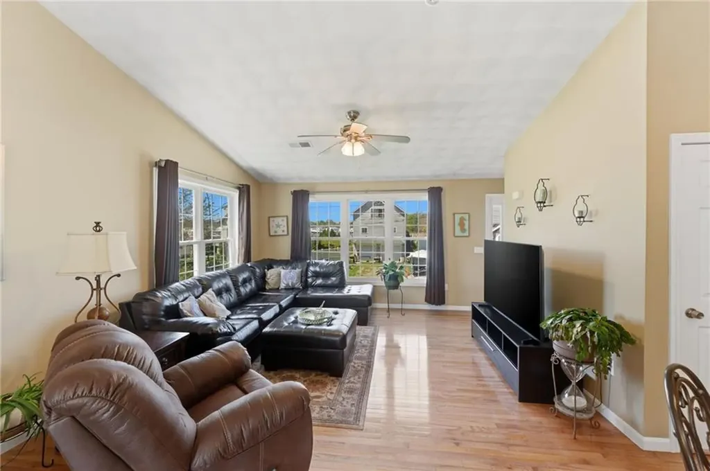48 Harris Avenue Warwick RI 02889