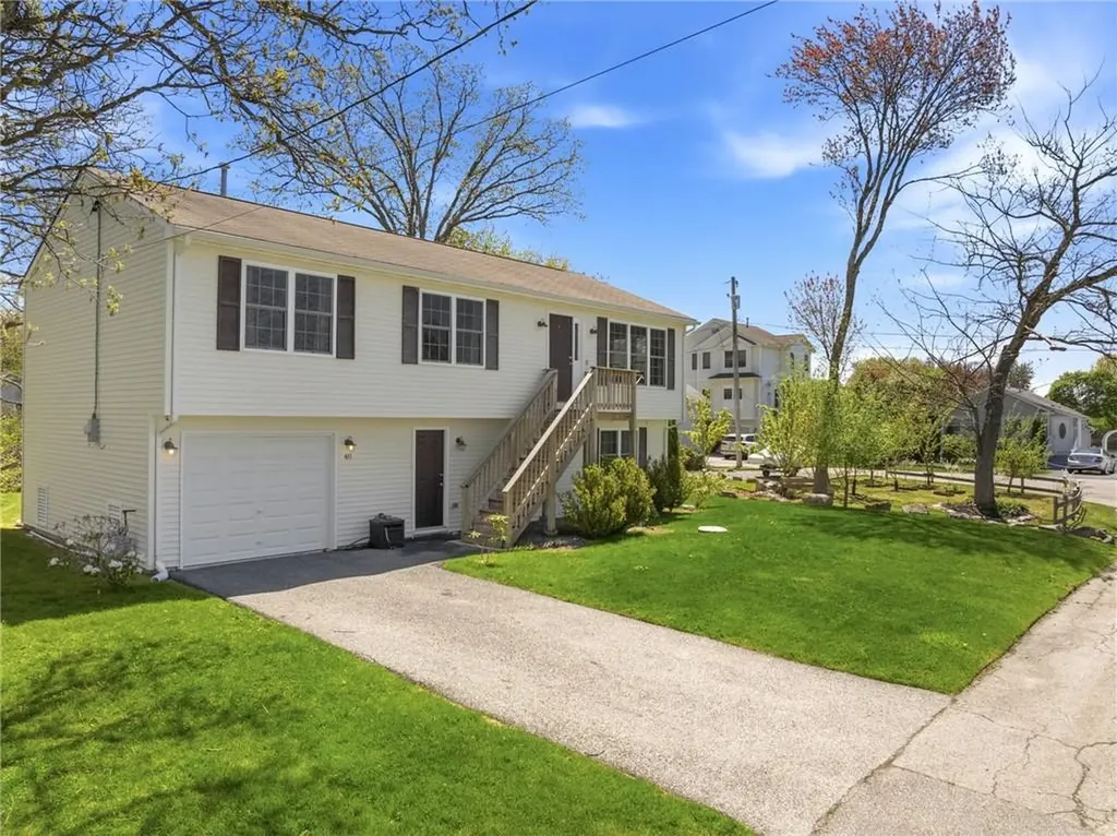 48 Harris Avenue Warwick RI 02889
